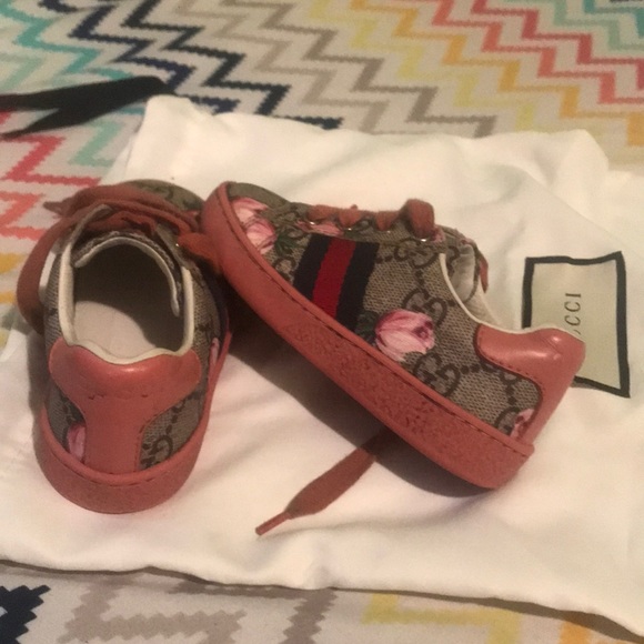 gucci baby sneakers